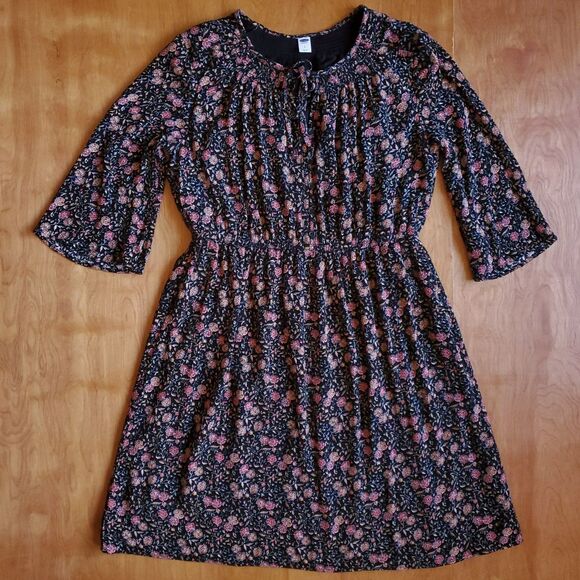 Old Navy Waist Defined Bell Sleeve Dress Sz L Black Dark Floral Prairie Cottage - Picture 3 of 10